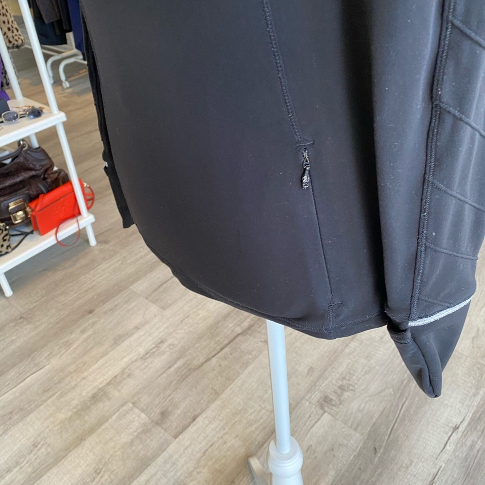 Lululemon pullover - Picture 9 of 10
